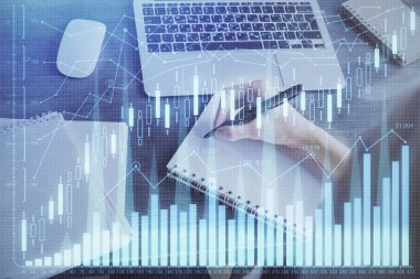 Forex tablosu WOMANS el notları arka plan alarak görüntülenir. Araştırma kavramı. Çoklu pozlama