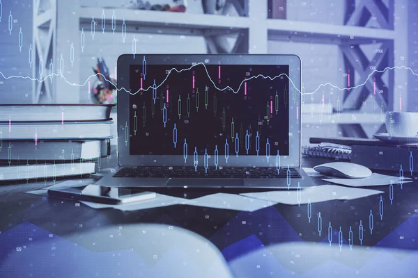 Gráfico financiero dibujo colorido y mesa con el ordenador en el fondo. Doble exposición. Concepto de mercados internacionales. —  Fotos de Stock