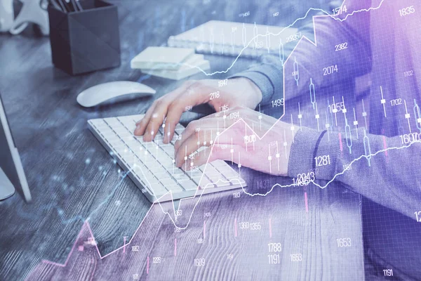 Doppelbelichtung der Hände von Geschäftsleuten mit Laptop und Börsendiagramm Hintergrund. Konzept von Forschung und Handel. — Stockfoto