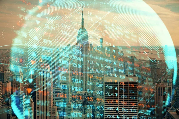 사업 테마의 홀로그램 그림과 도시 배경에 두 번 노출. 성공에 대한 개념. — 스톡 사진