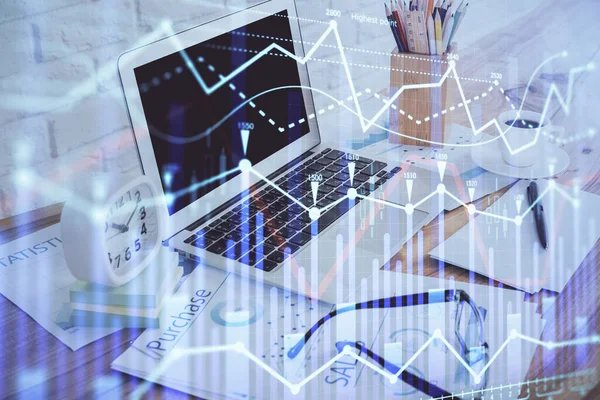 Gráfico de mercado de ações e tabela com fundo de computador. Exposição múltipla. Conceito de análise financeira. — Fotografia de Stock