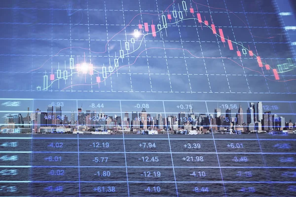 Forex grafiek over uitzicht op de stad met wolkenkrabbers achtergrond dubbele blootstelling. Begrip financiële analyse. — Stockfoto