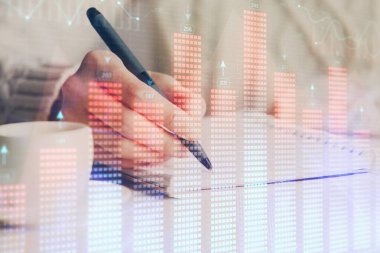 Forex tablosu WOMANS el notları arka plan alarak görüntülenir. Araştırma kavramı. Çift Pozlama