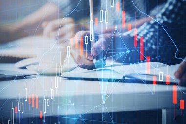 İki adamın hisse senedi piyasası grafiğiyle yatırım planladığı çok sayıda olay.