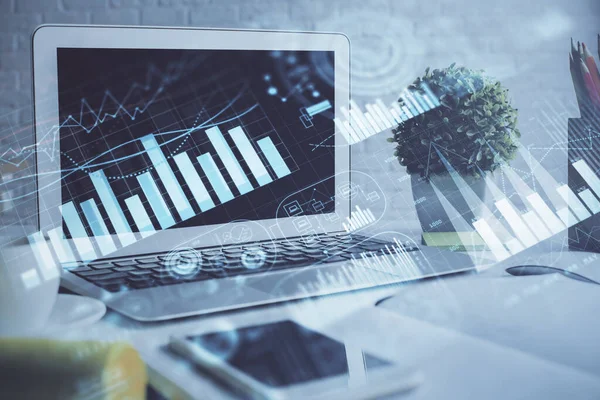 Grafico del mercato azionario e tabella con sfondo del computer. Doppia esposizione. Concetto di analisi finanziaria. — Foto Stock