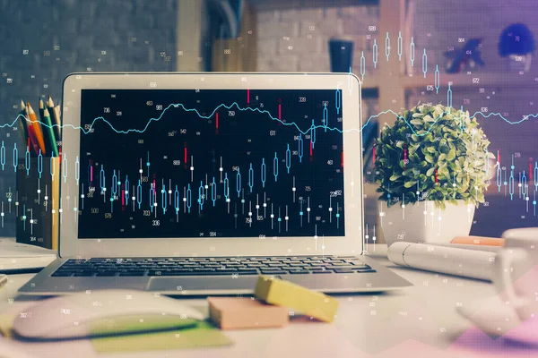 Doppia esposizione di grafico e informazioni finanziarie e spazio di lavoro con sfondo del computer. Concetto di trading online internazionale. — Foto Stock