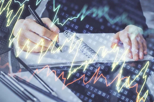 Devisendiagramm Hologramm auf der Hand unter Notizen Hintergrund. Konzept der Analyse. Mehrfachbelichtung — Stockfoto