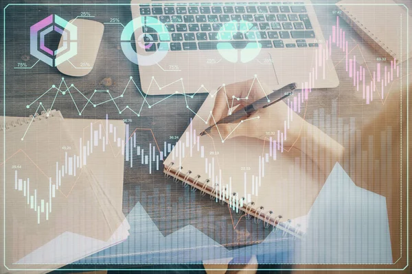 Financiële grafiek weergegeven op dames hand nemen notities achtergrond. Concept van onderzoek. Multi exposure — Stockfoto