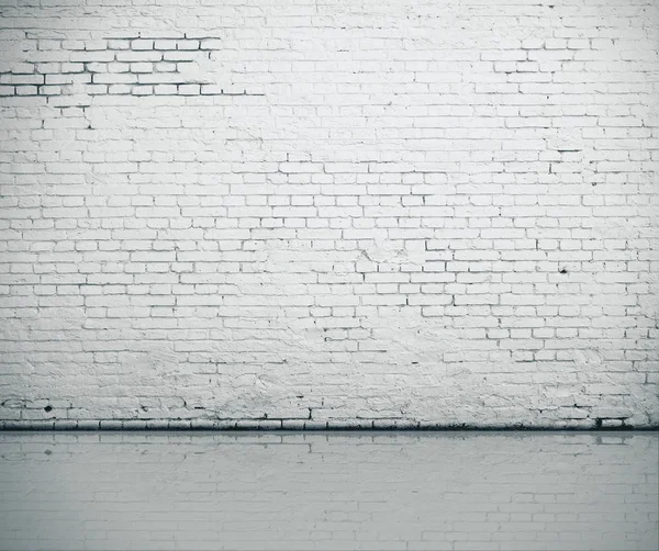 Camera con muro di mattoni incrinati — Foto Stock