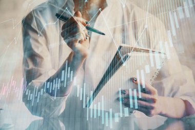 Finansal grafik el notları arka plan alarak üzerinde çizilmiş. Araştırma kavramı. Çoklu pozlama