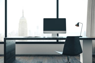 Masaüstü boş bilgisayar ile