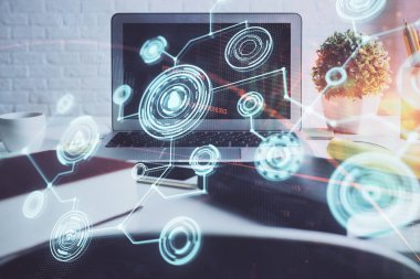 Sosyal ağ hologramıyla birlikte bilgisayar masaüstünde. Çoklu maruz kalma. Uluslararası insan ilişkileri kavramı.