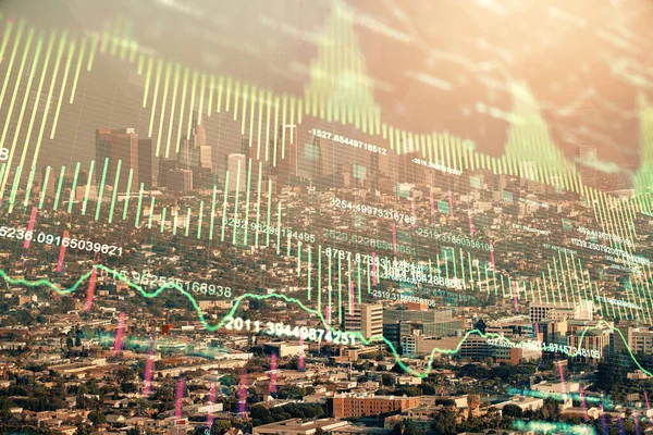 Gráfico de divisas en paisaje urbano con rascacielos fondo de pantalla doble exposición. Concepto de investigación financiera . —  Fotos de Stock