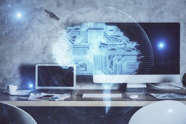 Bilgisayar ve beyin çizimi hologramıyla çalışma masasına çift pozlama. Beyin fırtınası konsepti.