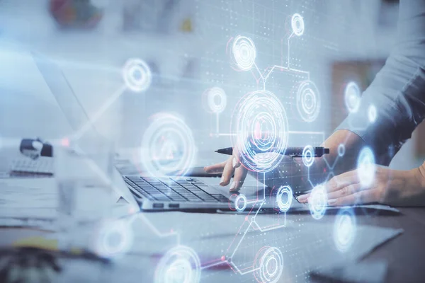 Doble exposición de las manos de las mujeres que trabajan en la computadora y el tema de datos holograma dibujo. Concepto técnico. —  Fotos de Stock