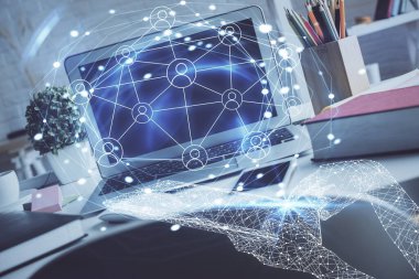 Sosyal ağ hologramıyla birlikte bilgisayar masaüstünde. Çoklu maruz kalma. Uluslararası insan ilişkileri kavramı.