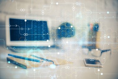 Masaüstü bilgisayarı ve teknoloji temalı holograma çift pozlama. Yazılım geliştirme kavramı.