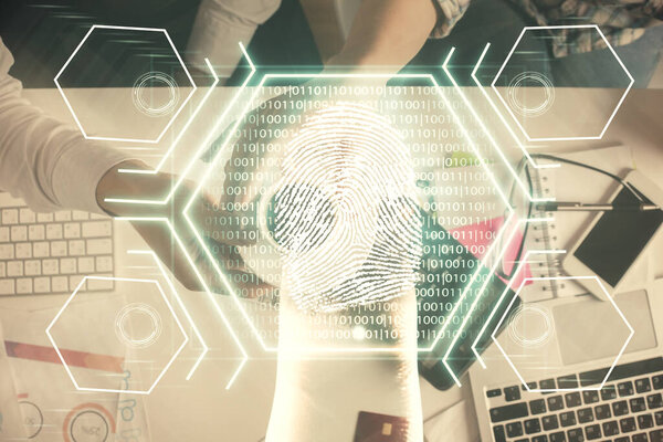 Двойное обнажение мужчины и женщины, работающих вместе и рисование отпечатков пальцев. Компьютерный фон Вид сверху. Концепция
.