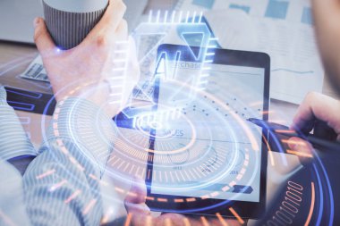 Dijital bir cihaz ve veri temalı çizim kullanarak erkeklerin el ele tutuşması. Yenilik kavramı.