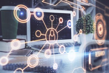 Sosyal ağ hologramıyla birlikte bilgisayar masaüstünde. Çoklu maruz kalma. Uluslararası insan ilişkileri kavramı.