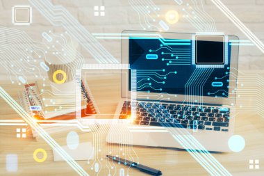 Masaüstü bilgisayarı ve teknoloji temalı holograma çift pozlama. Yazılım geliştirme kavramı.