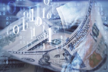 İki kez veri temasına maruz kalınca dolar banknotları arka planda kalıyor. Teknoloji konsepti.