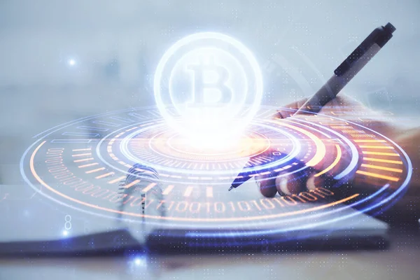 Kryptovaluta hologram över händer som tar anteckningar bakgrund. Begreppet blockchain. Multiexponering — Stockfoto