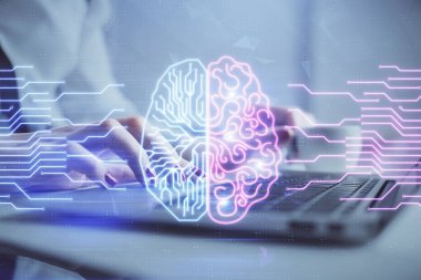 Bilgisayar ve insan beyin hologramı çizimleri üzerinde çalışan kadın ellerine çok maruz kaldı. Ai teknoloji konsepti.
