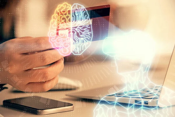 Πολλαπλή έκθεση των γυναικών on-line ψώνια κρατώντας μια πιστωτική κάρτα και ο άνθρωπος σε AR γυαλιά σχέδιο. Έννοια της ηλεκτρονικής μάθησης. — Φωτογραφία Αρχείου