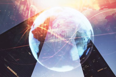 İş temalı hologram çizimine ve şehrin arka planına çifte maruz kalma. Başarı kavramı.