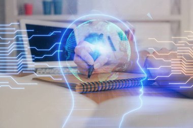 Arka planda beyin hologramıyla el yazısına çok maruz kalmış. Kendi kendine öğrenme kavramı.