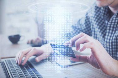 Elinde kredi kartı ve veri teması çizimi olan bir adamın ellerine iki kez maruz kalmış. E-ticaret ve teknoloji kavramı.