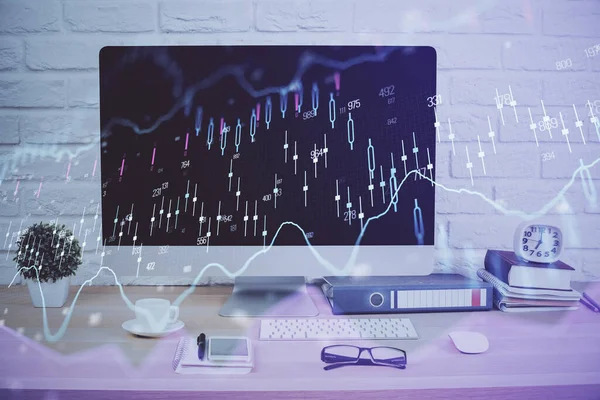 Forex graph hologram di atas meja dengan latar belakang komputer. Ganda paparan. Konsep pasar keuangan. — Stok Foto