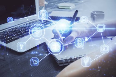 Kadınların el yazısı üzerine sosyal ağ temalı hologram. Uluslararası insanlar birbirine bağlanır. Çift pozlama