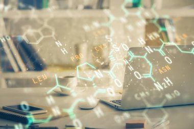 Masaüstü bilgisayar arkaplanı ve formül hologram yazımı. Çifte maruziyet. Eğitim kavramı.