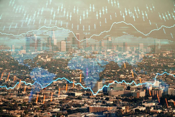 Gráfico de divisas en paisaje urbano con rascacielos fondo de pantalla doble exposición. Concepto de investigación financiera . — Foto de Stock