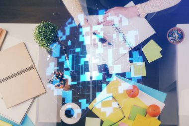 Arka planda veri çözeltisi teknolojisi hologramıyla el yazısının iki katına çıkarılması. Ai kavramı.