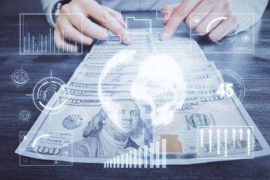 Forx grafiği, hologram, Amerikan dolarları ve insan eli çizimleri. Teknik Analiz kavramı.