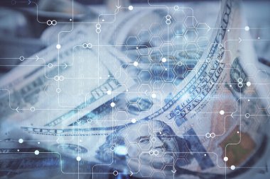 İki kez veri temasına maruz kalınca dolar banknotları arka planda kalıyor. Teknoloji konsepti.