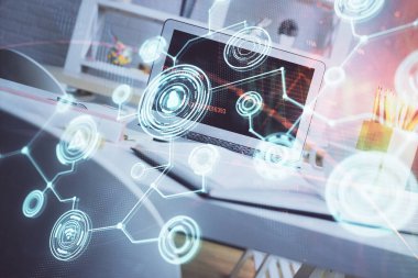 Sosyal ağ hologramıyla birlikte bilgisayar masaüstünde. Çifte maruziyet. Uluslararası insan ilişkileri kavramı.