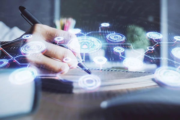 Holograma del tema de la red social sobre las manos de las mujeres escribiendo antecedentes. Concepto de personas internacionales conectan. Doble exposición — Foto de Stock