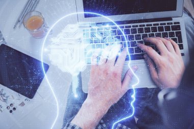 Bilgisayar klavyesini ve beyin hologramı çizimlerini yazarken çift pozlama. Üst Manzara. Ai ve veri teknolojisi kavramı.
