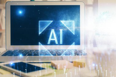 Masaüstü bilgisayar ve teknoloji temalı holograma çoklu maruz kalma. Yazılım geliştirme kavramı.