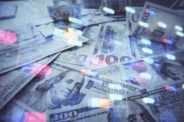 İki kez veri temasına maruz kalınca dolar banknotları arka planda kalıyor. Teknoloji konsepti.