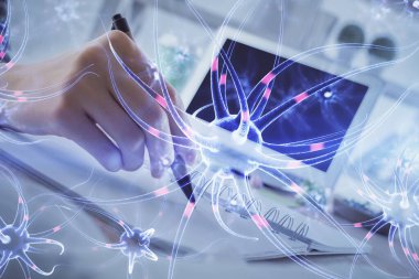 El üstünde tutulan nöron hologramı. Araştırma ve öğrenim kavramı. Çift pozlama