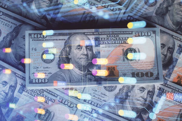 İki kez veri temasına maruz kalınca dolar banknotları arka planda kalıyor. Teknoloji konsepti. — Stok fotoğraf