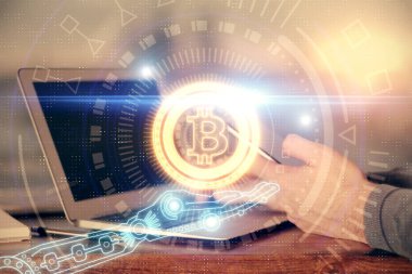 Erkeklerin el ele tutuşmalarının ve telefon ve kripto para birimi engelleme teması çiziminin iki kez görüntülenmesi.