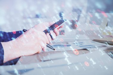 Dijital bir cihaz ve veri temalı çizim kullanarak erkeklerin el ele tutuşması. Yenilik kavramı.