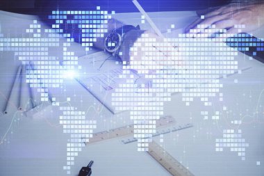 İş simgeleriyle ellerin ve not defterlerinin çifte pozlandırılması.