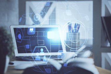 Sosyal ağ hologramıyla birlikte bilgisayar masaüstünde. Çifte maruziyet. Uluslararası insan ilişkileri kavramı.